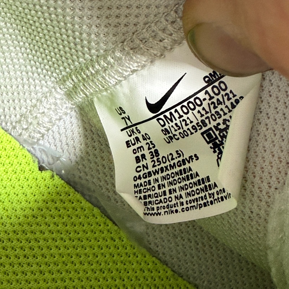 Size 7Y Nike Blazer Mid '77 SE White/Light Bone-Volt Kids Sneakers DM1000-100 - Picture 8 of 9